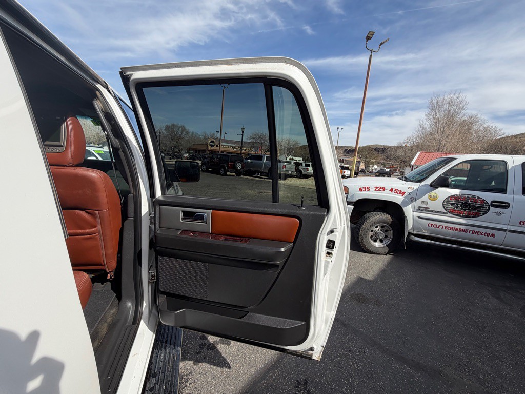 2012 Ford Expedition Image 30
