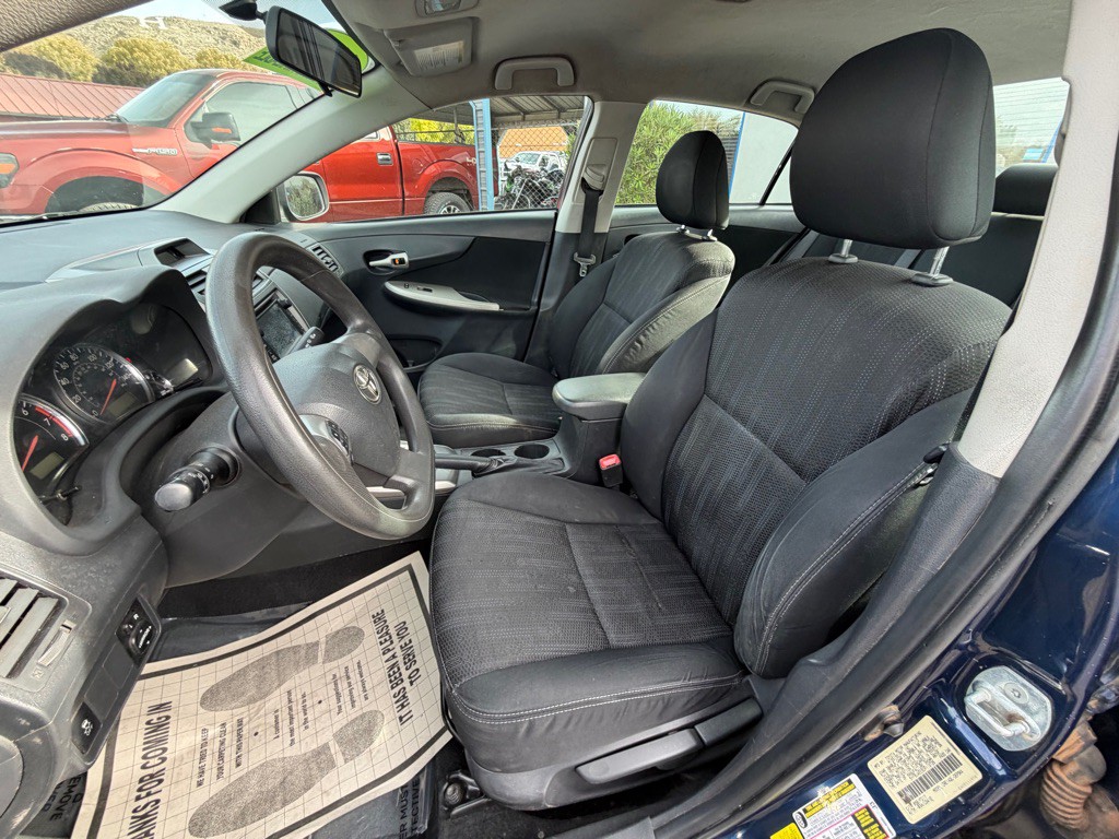 2013 Toyota Corolla Image 9