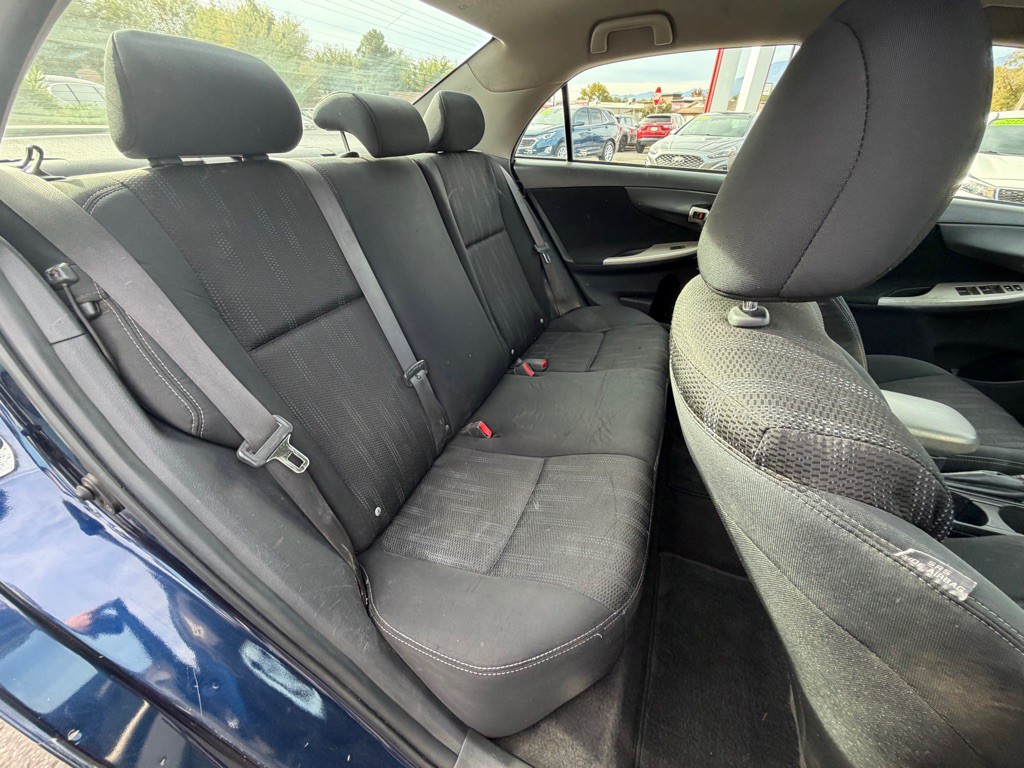 2013 Toyota Corolla Image 12