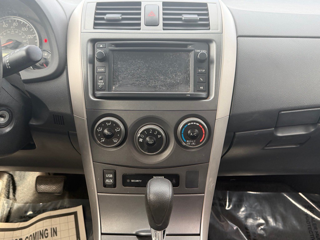 2013 Toyota Corolla Image 15