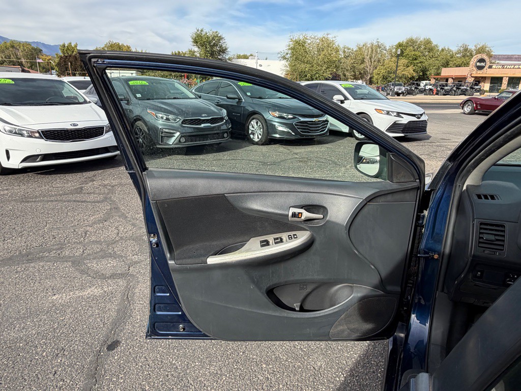 2013 Toyota Corolla Image 20