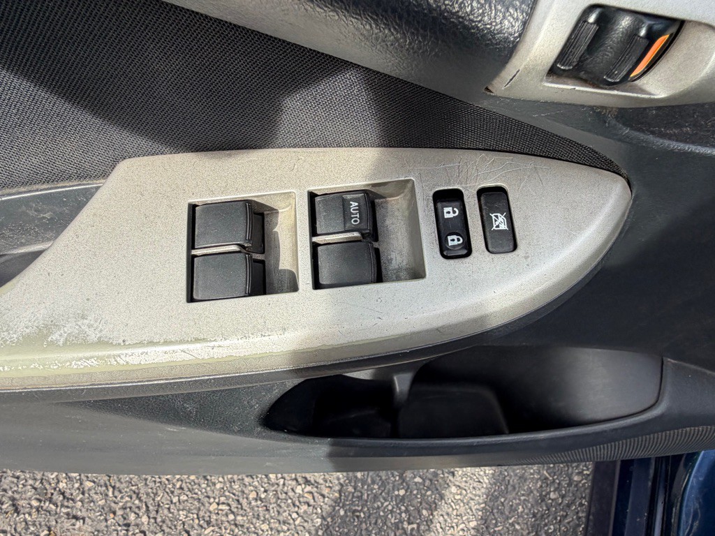 2013 Toyota Corolla Image 21