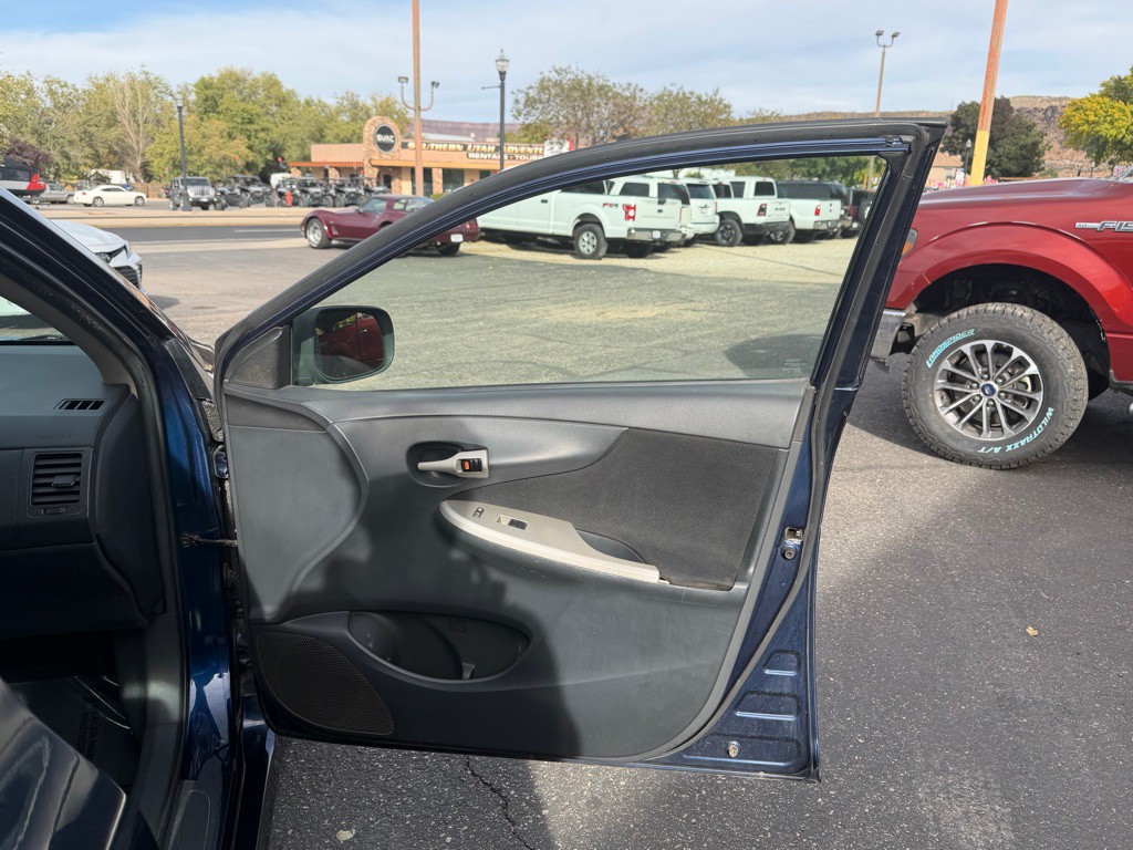 2013 Toyota Corolla Image 22