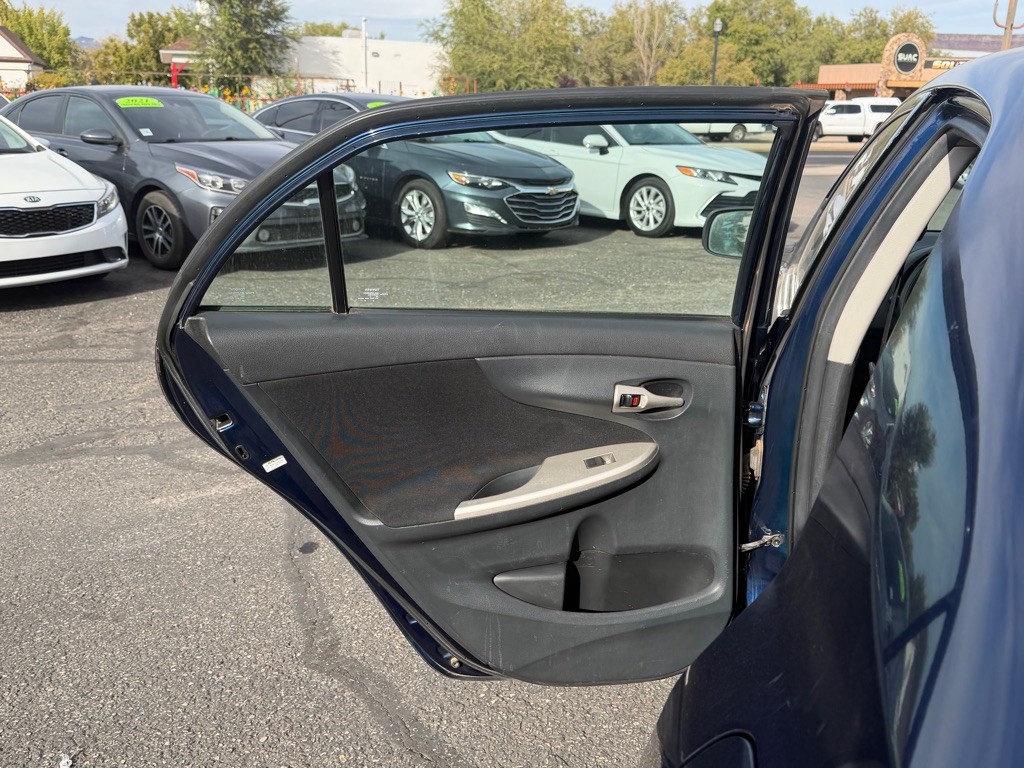 2013 Toyota Corolla Image 23