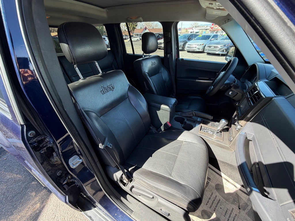 2012 Jeep Liberty Image 10