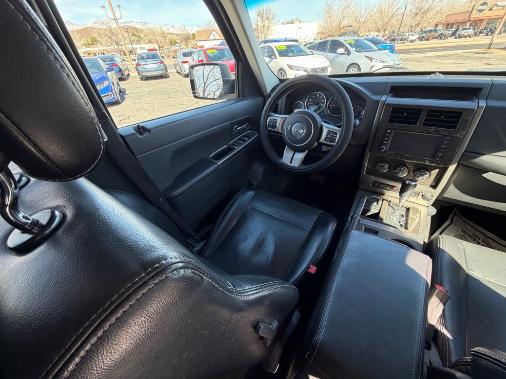 2012 Jeep Liberty Image 13