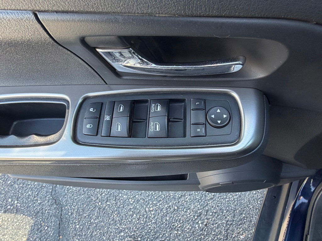 2012 Jeep Liberty Image 21