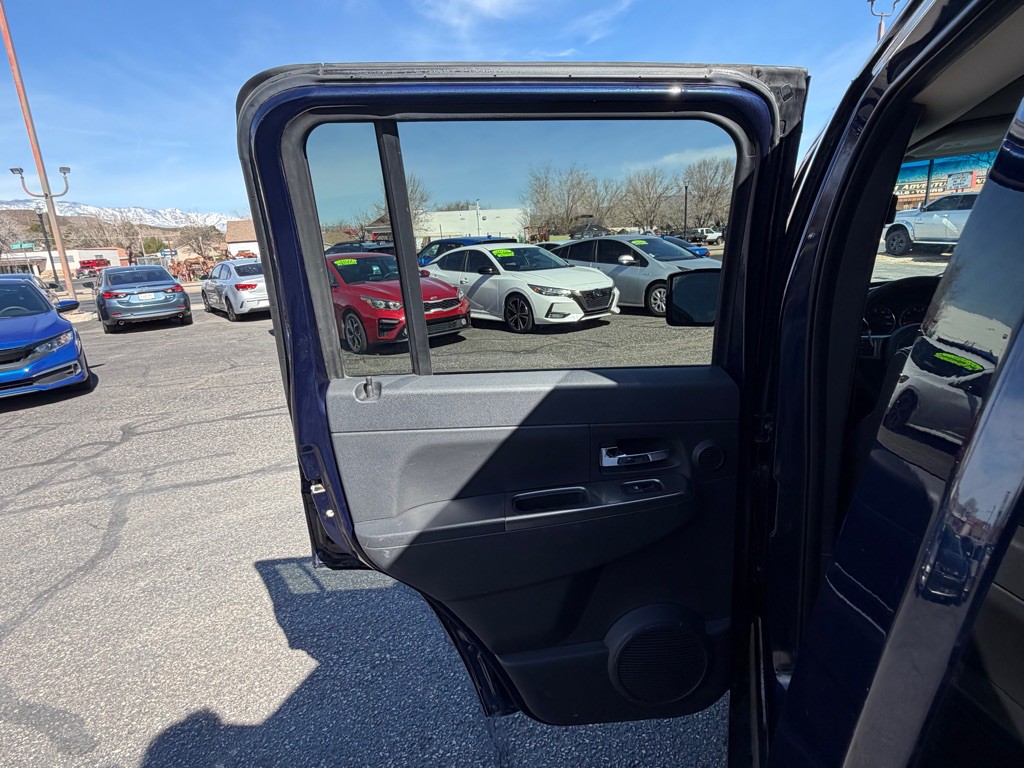 2012 Jeep Liberty Image 23