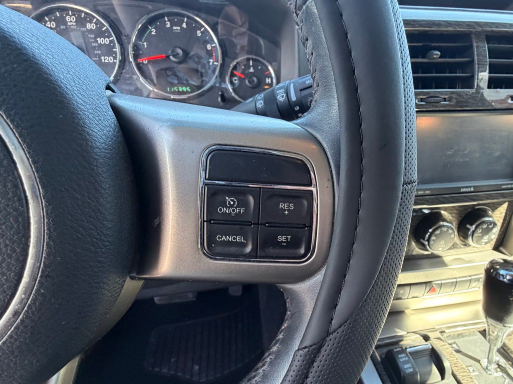 2012 Jeep Liberty Image 28