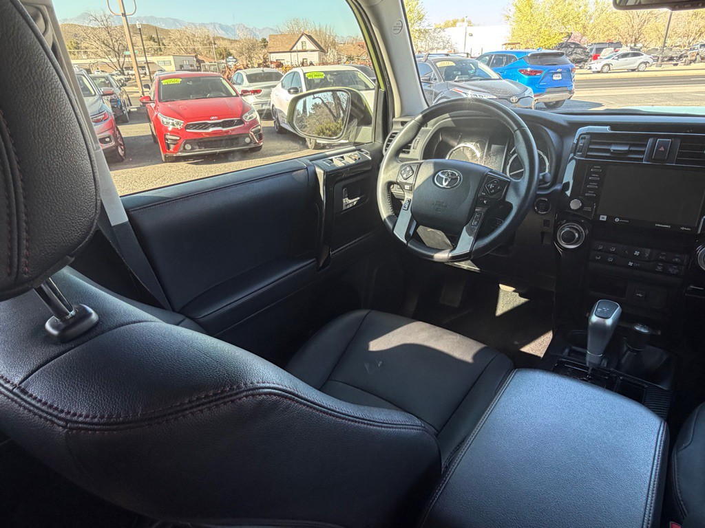 2022 Toyota 4Runner Image 14