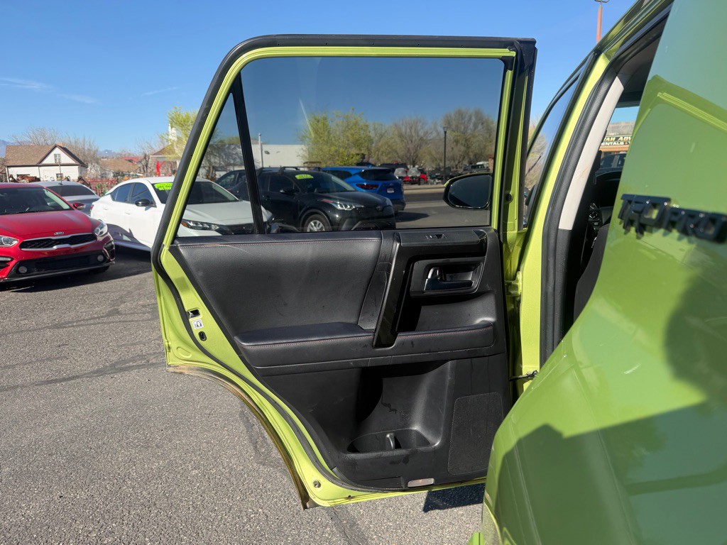 2022 Toyota 4Runner Image 28