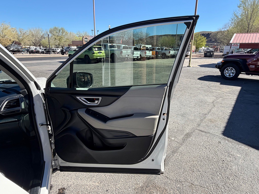 2021 Subaru Forester Image 24