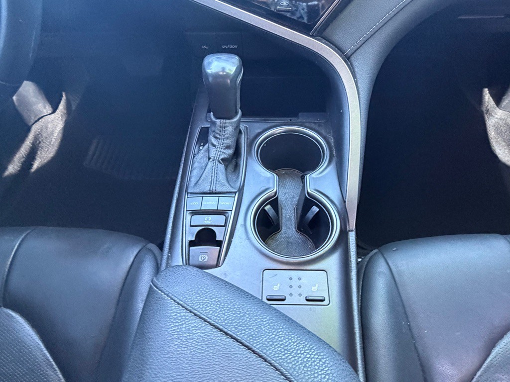 2022 Toyota Camry Image 16