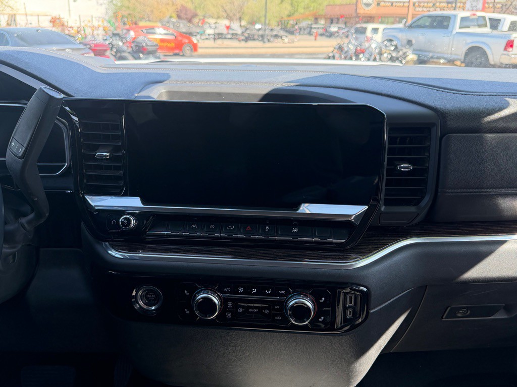 2023 GMC Sierra Image 15