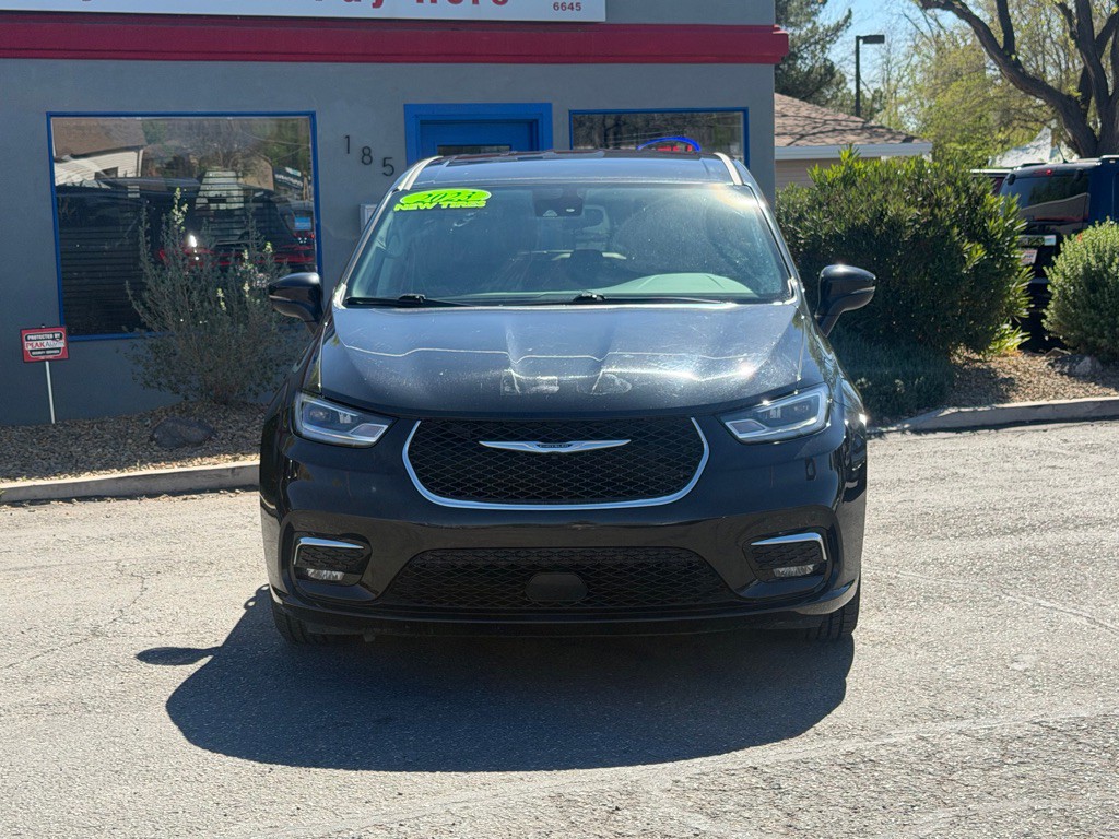 2023 Chrysler Pacifica Image 2