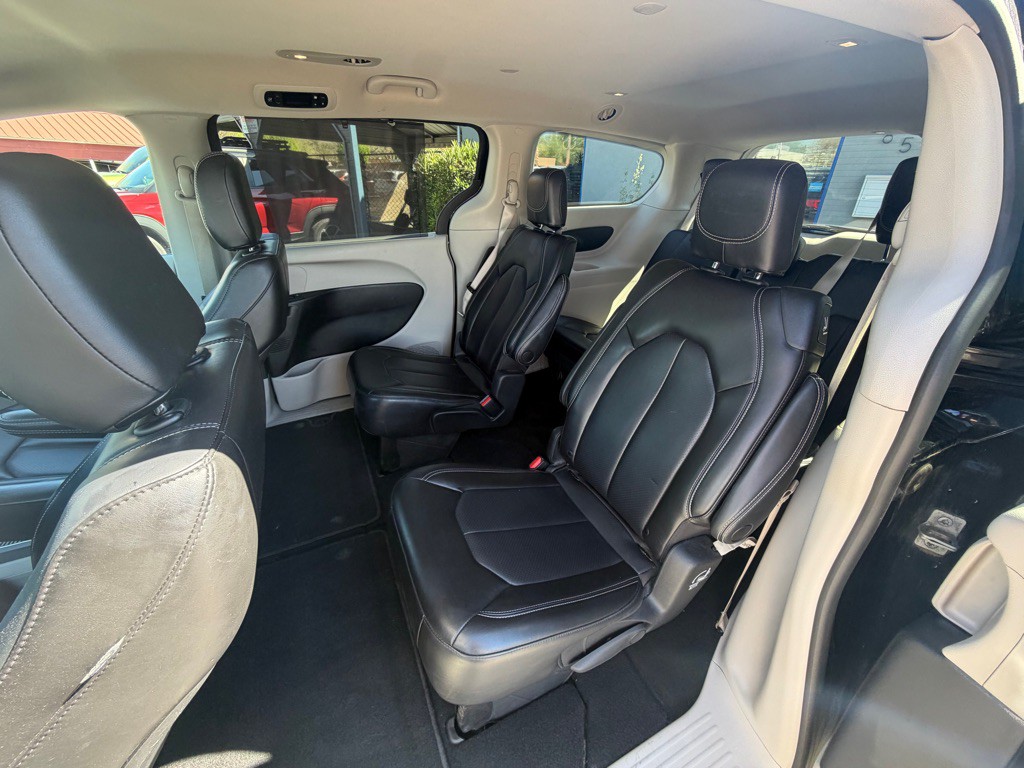 2023 Chrysler Pacifica Image 11