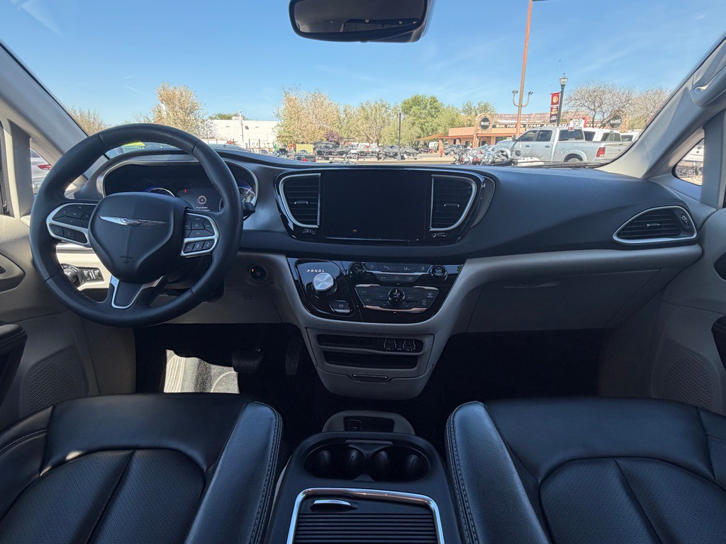 2023 Chrysler Pacifica Image 14