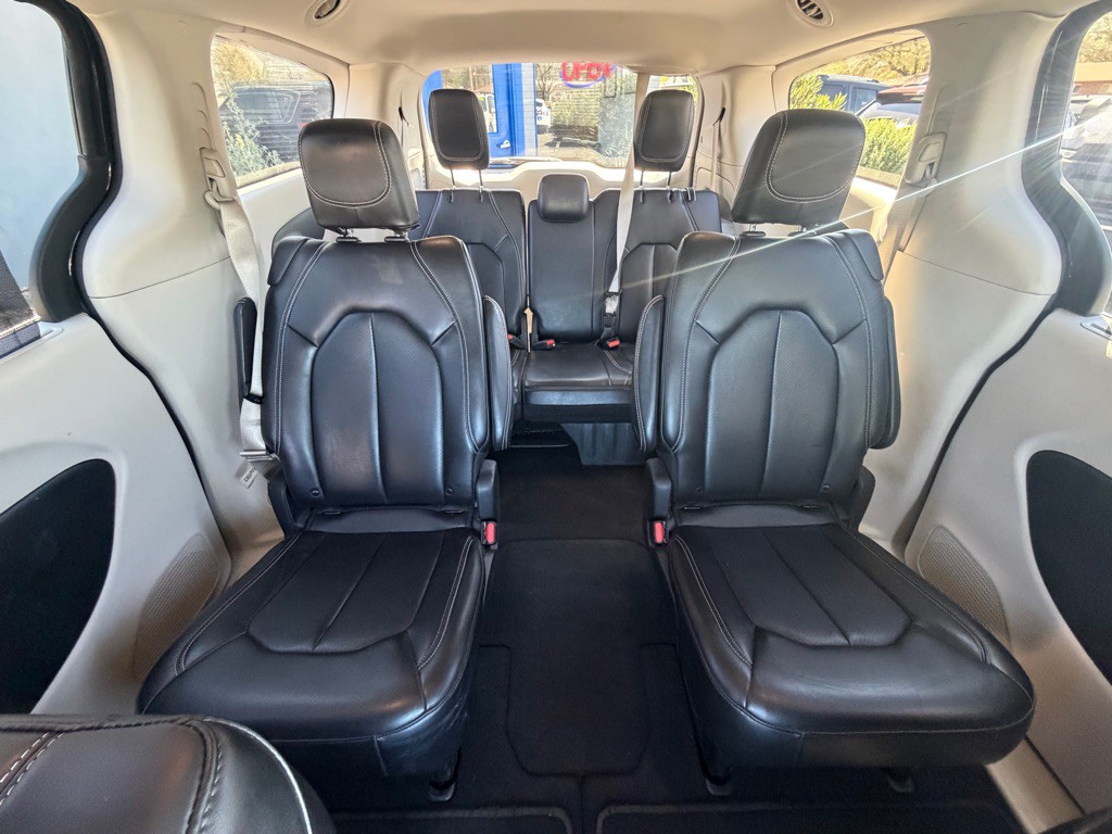 2023 Chrysler Pacifica Image 19