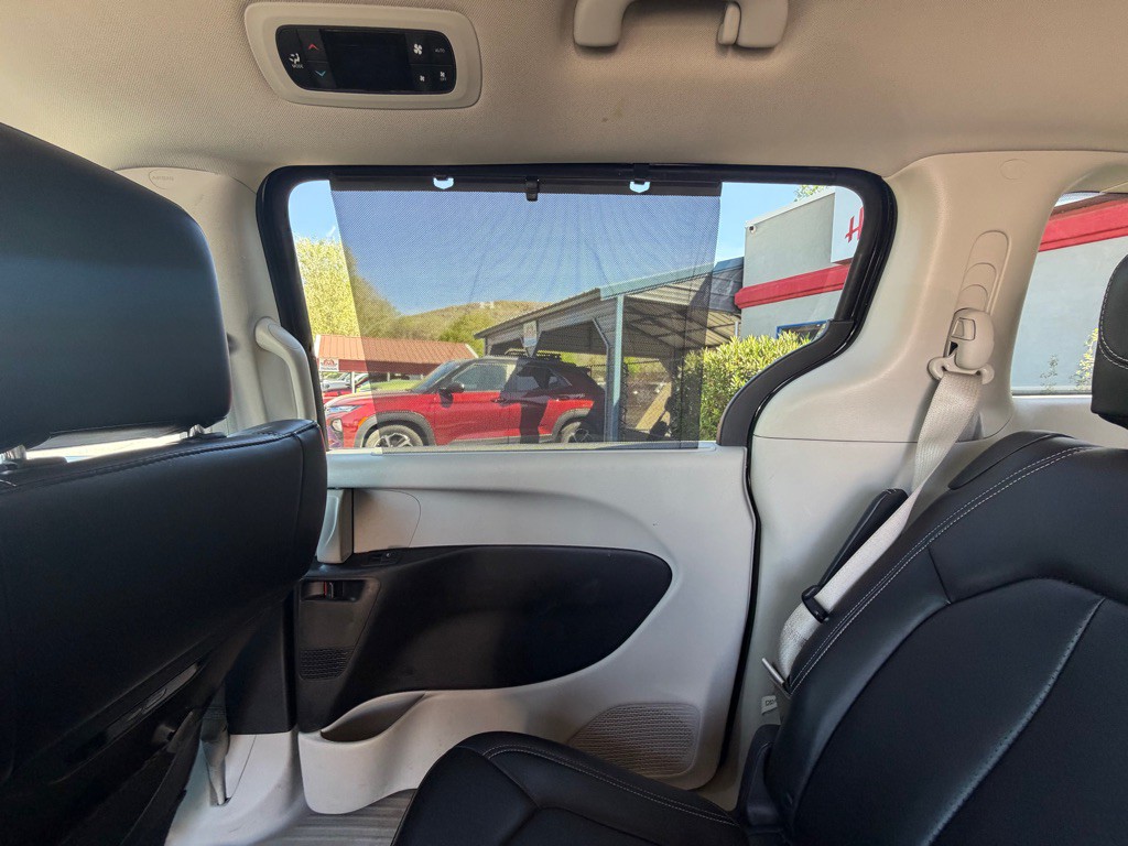 2023 Chrysler Pacifica Image 25