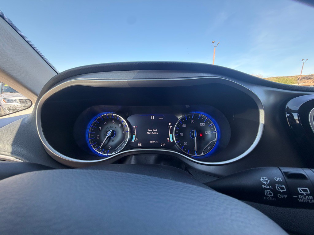 2023 Chrysler Pacifica Image 35