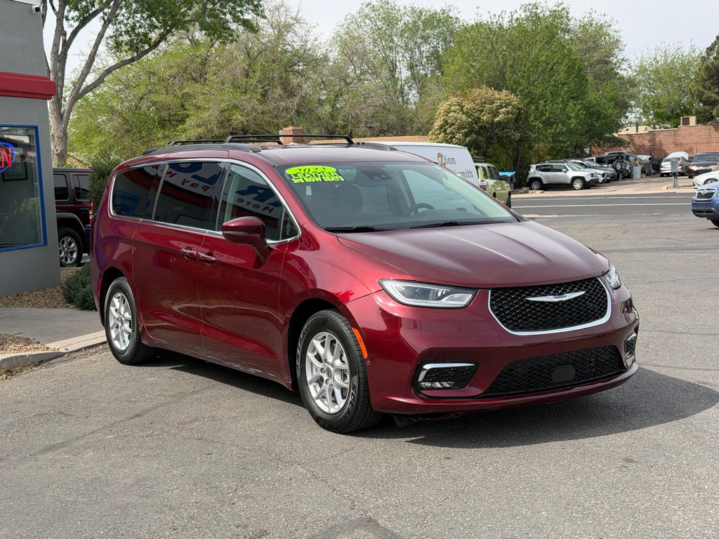 2022 Chrysler Pacifica Image 3
