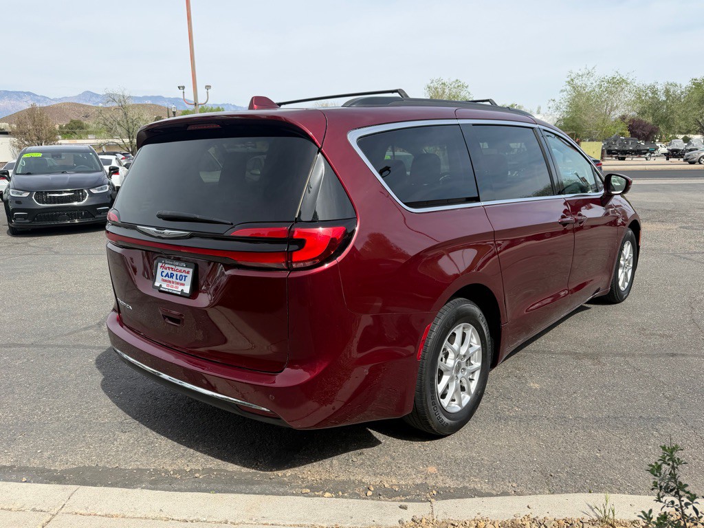 2022 Chrysler Pacifica Image 5