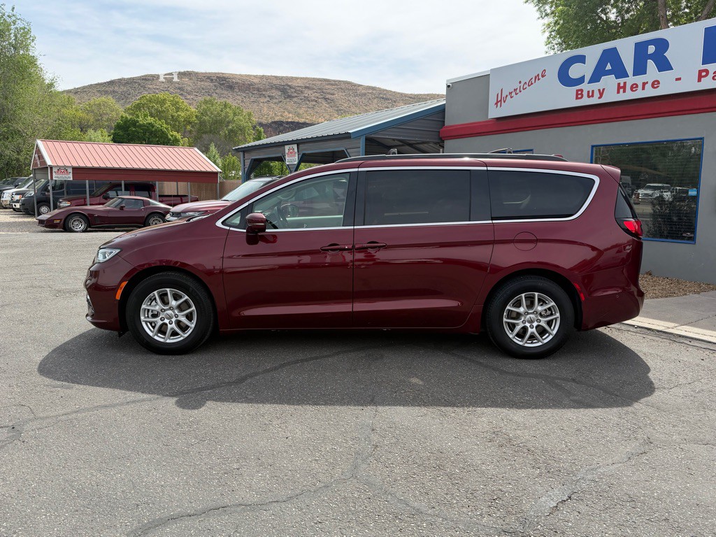 2022 Chrysler Pacifica Image 8