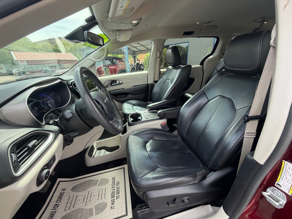 2022 Chrysler Pacifica Image 9