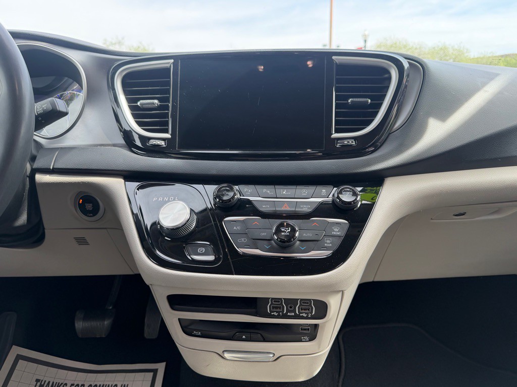 2022 Chrysler Pacifica Image 14