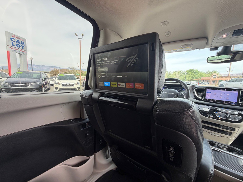 2022 Chrysler Pacifica Image 17