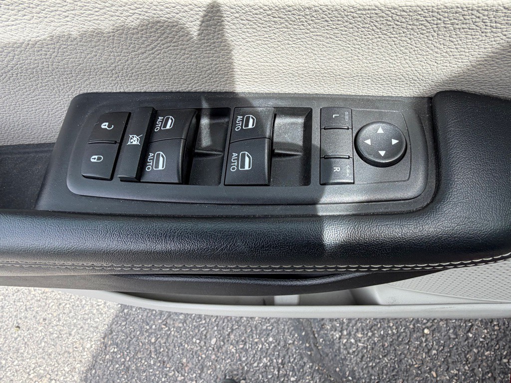 2022 Chrysler Pacifica Image 27