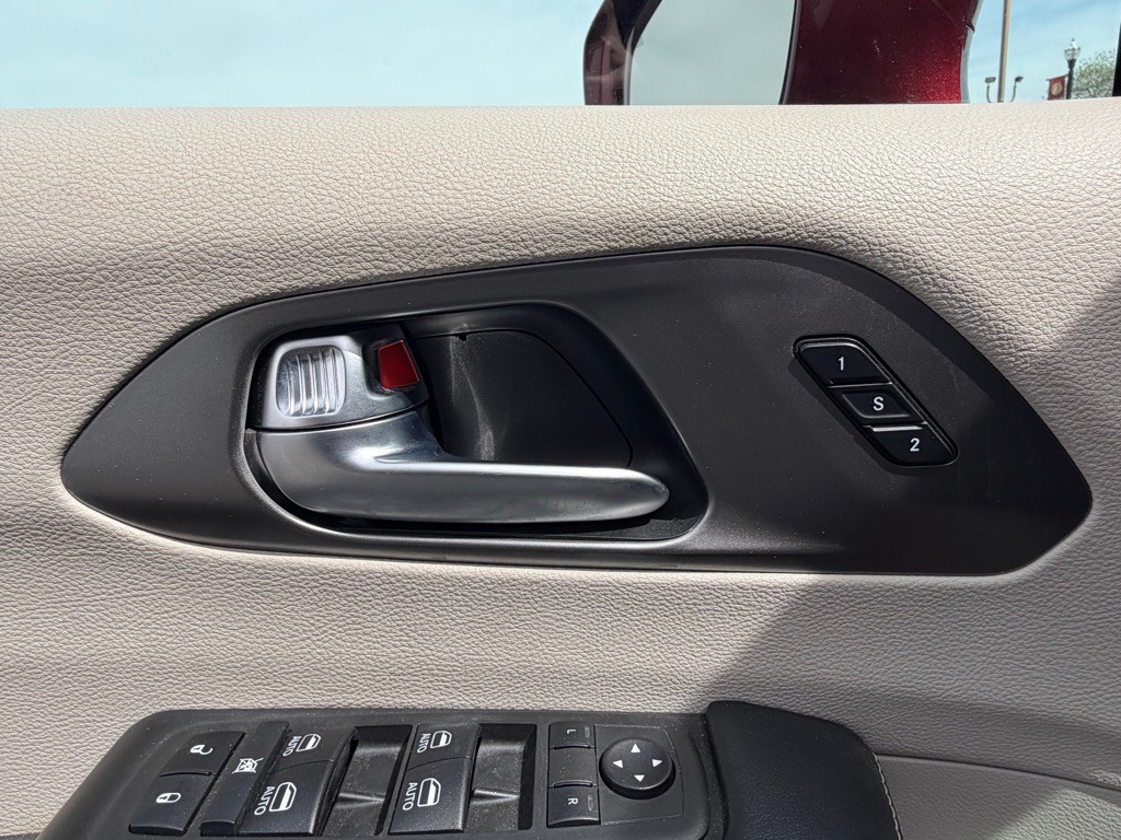 2022 Chrysler Pacifica Image 28