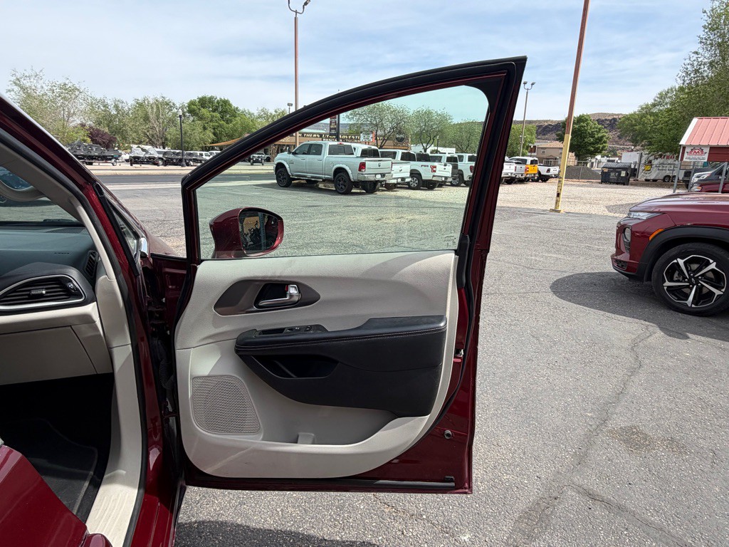 2022 Chrysler Pacifica Image 29