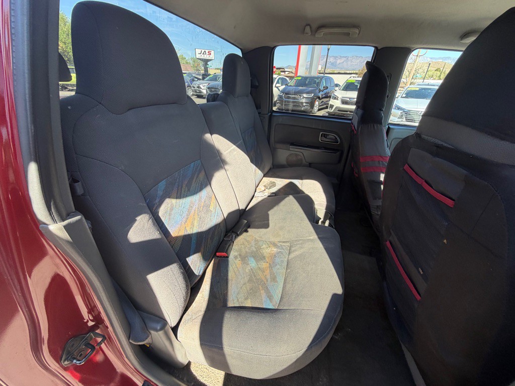 2004 Chevrolet Colorado Image 12