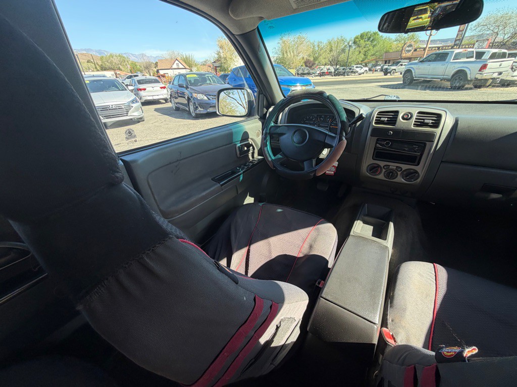 2004 Chevrolet Colorado Image 13