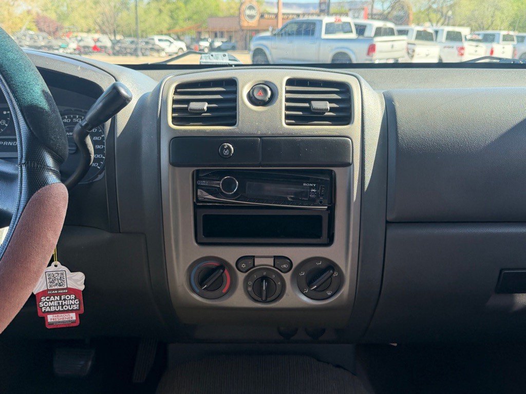 2004 Chevrolet Colorado Image 15