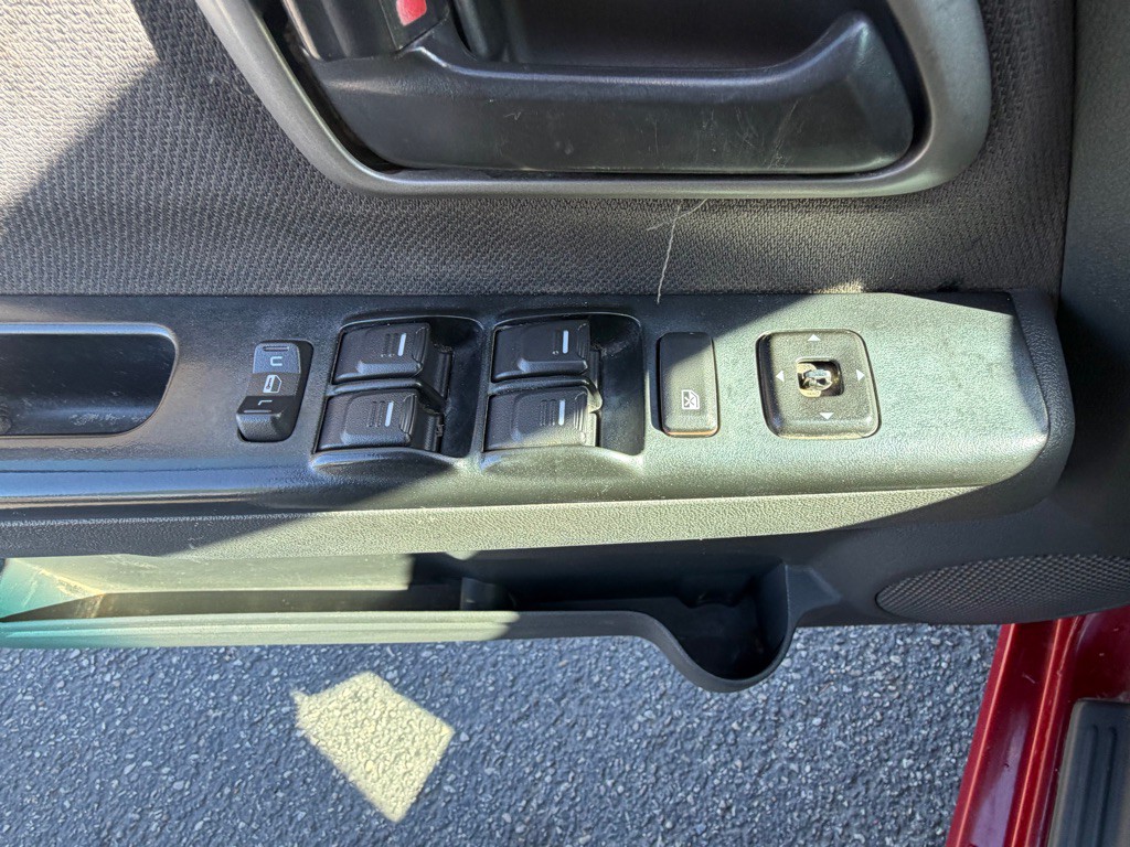 2004 Chevrolet Colorado Image 21