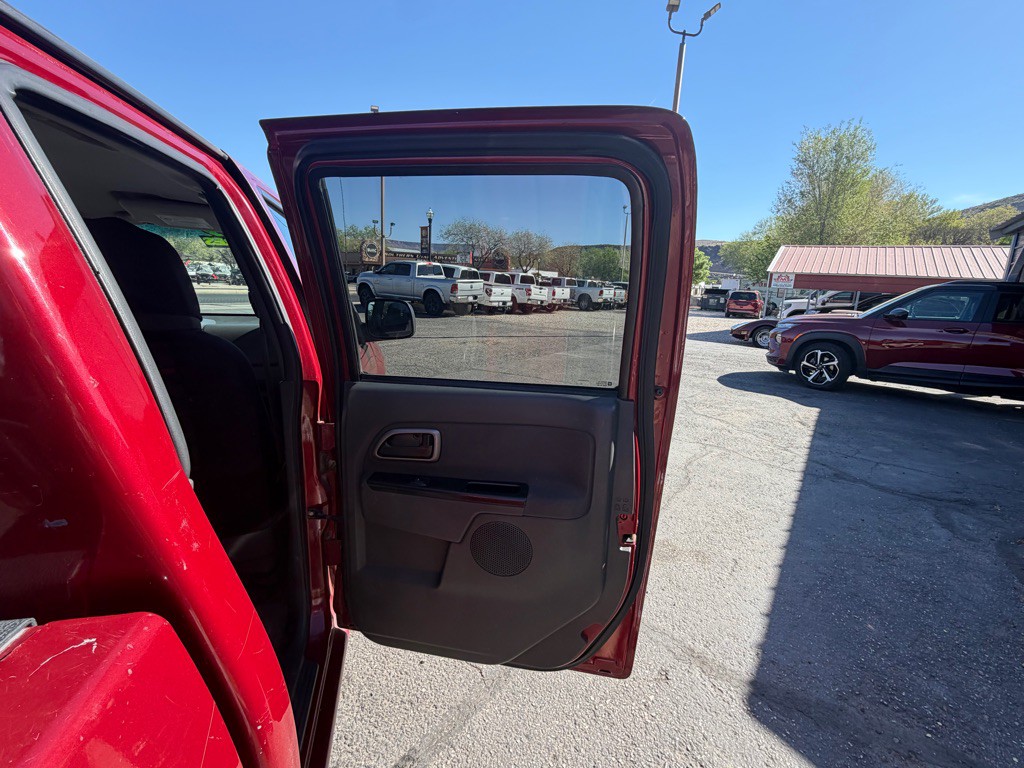 2004 Chevrolet Colorado Image 24