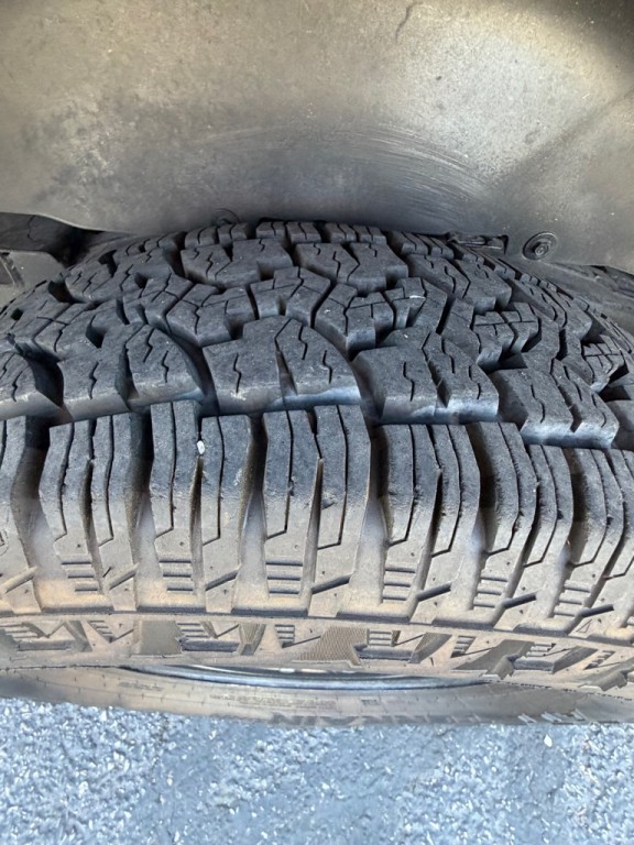 2004 Chevrolet Colorado Image 26