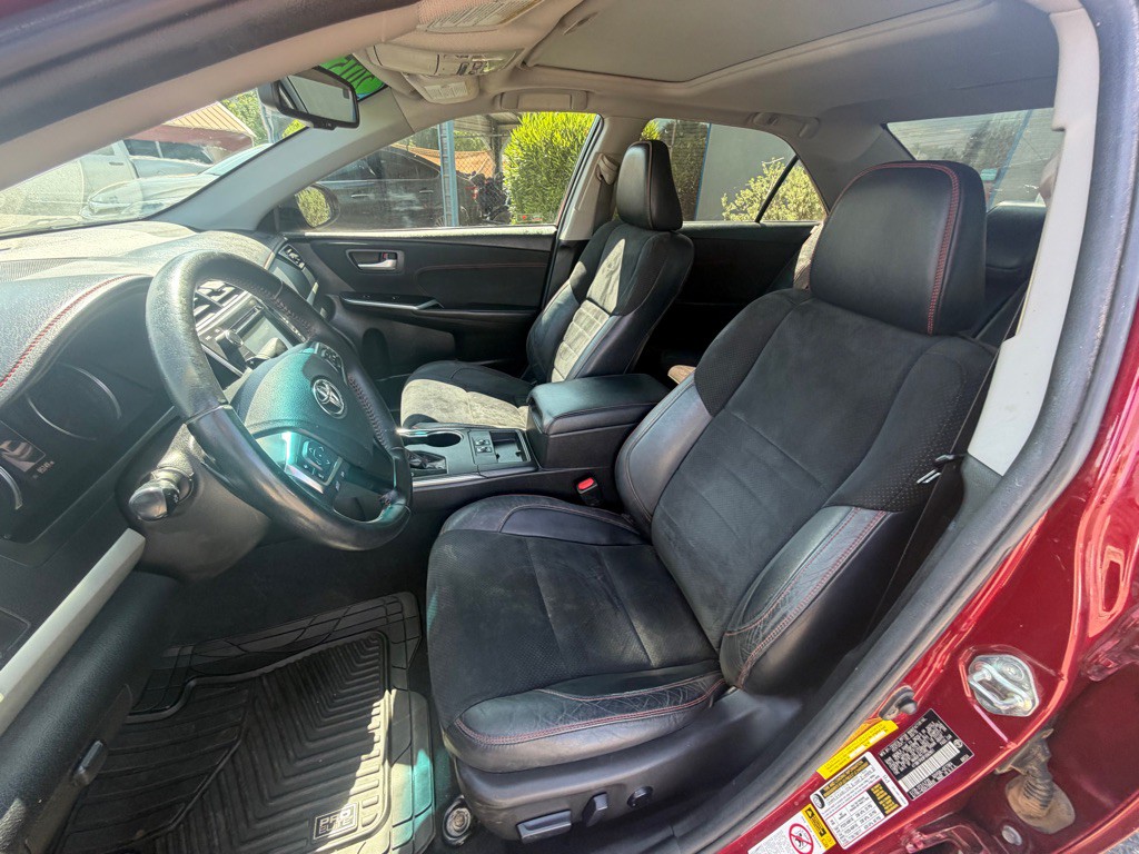 2015 Toyota Camry Image 9
