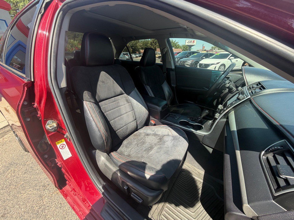 2015 Toyota Camry Image 10
