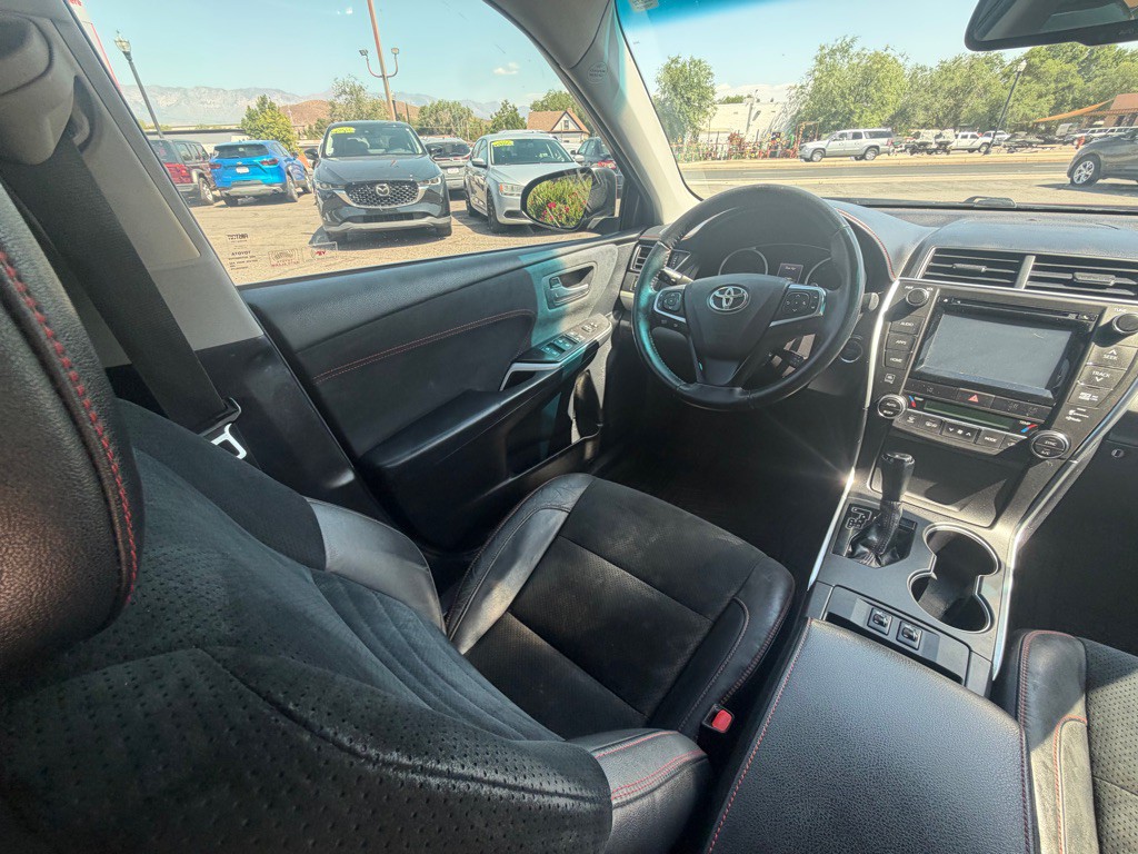 2015 Toyota Camry Image 13