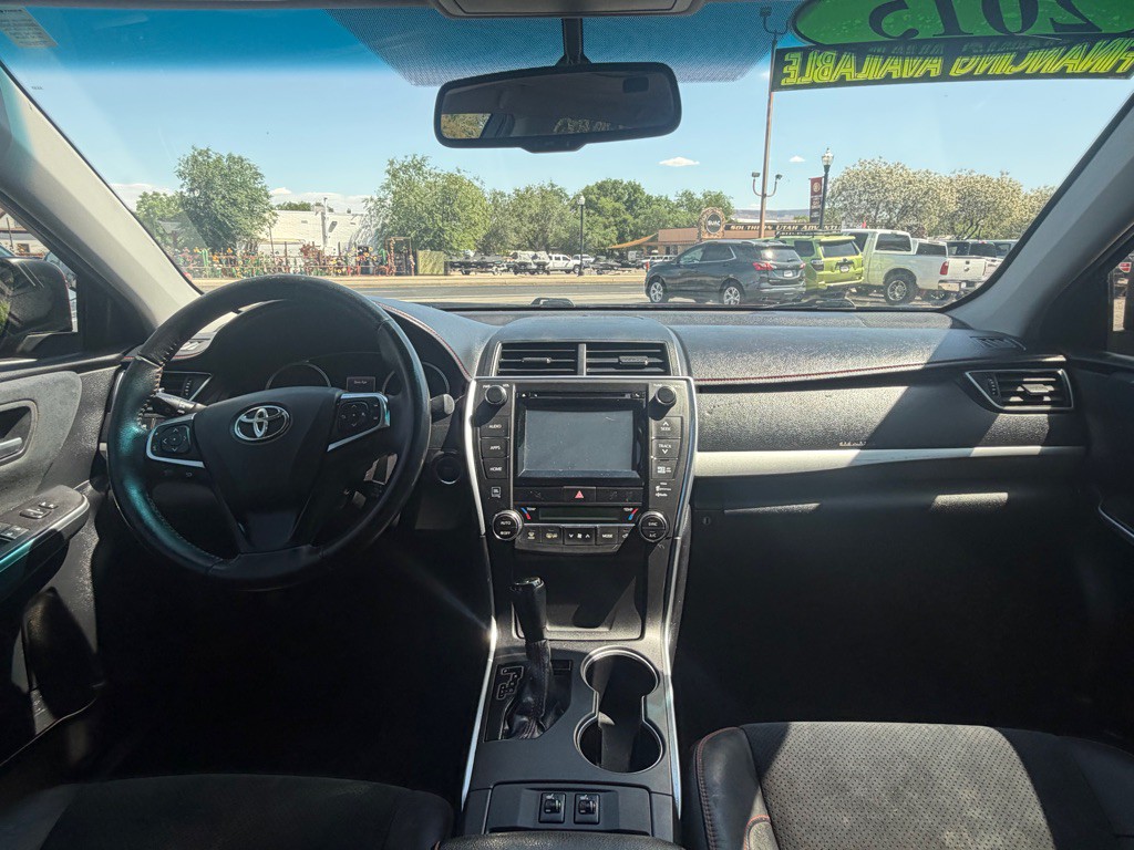 2015 Toyota Camry Image 14