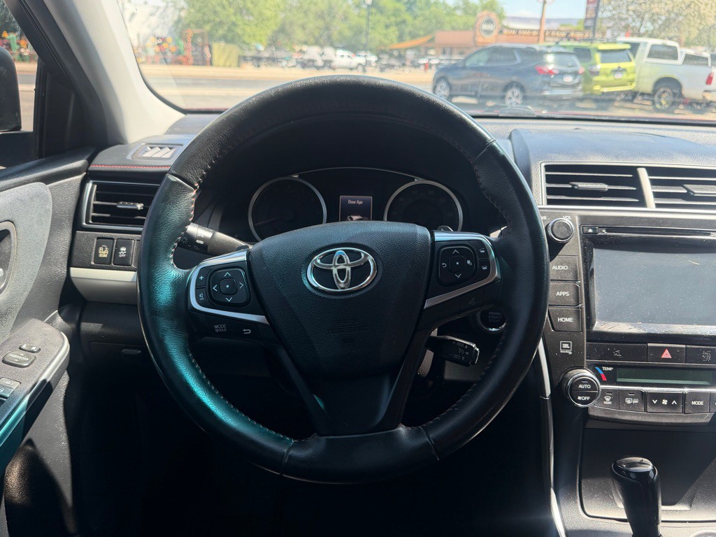 2015 Toyota Camry Image 17