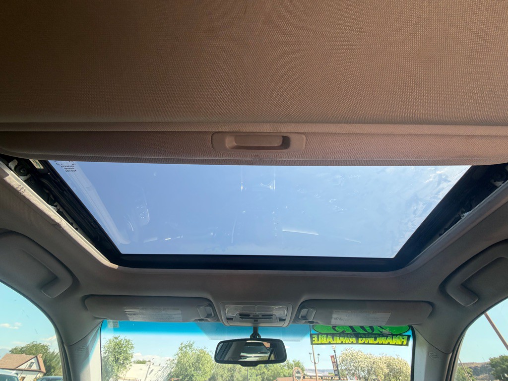 2015 Toyota Camry Image 18