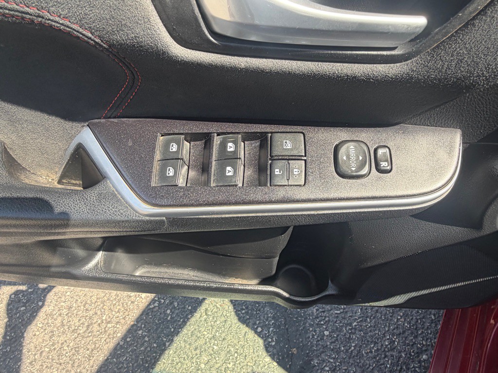 2015 Toyota Camry Image 23