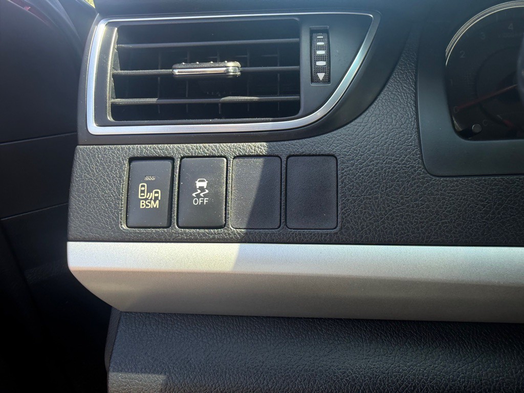 2015 Toyota Camry Image 30