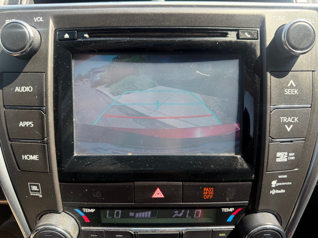 2015 Toyota Camry Image 33