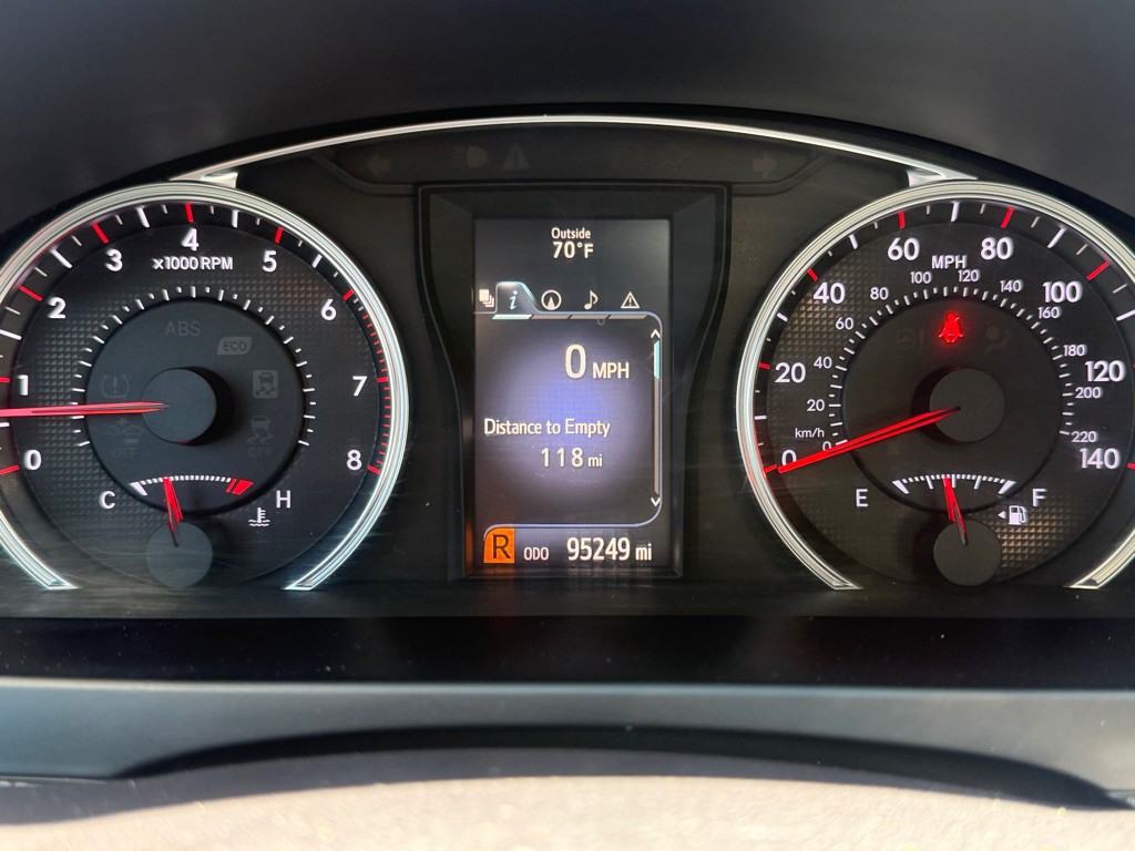 2015 Toyota Camry Image 34