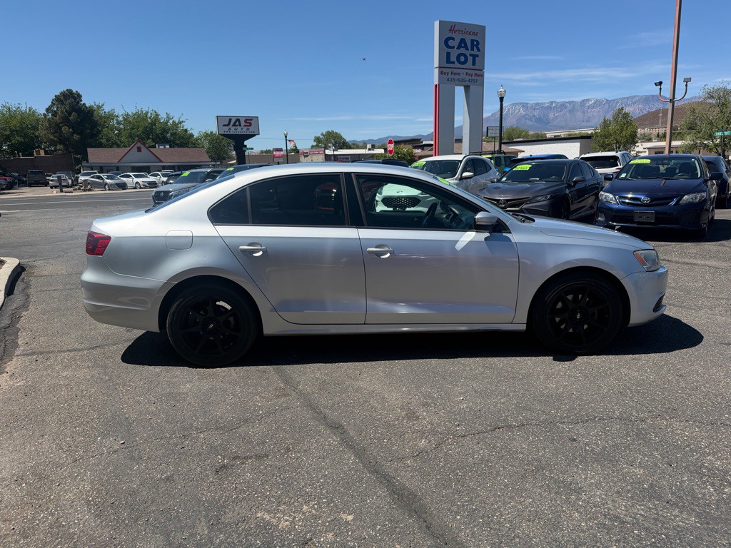 2012 Volkswagen Jetta Image 4